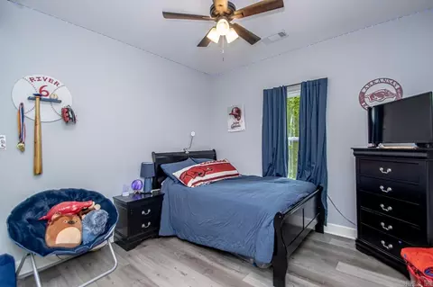 Bedroom - 1121 Williver Rd, Hensley, AR 72065 photo 6 of 7