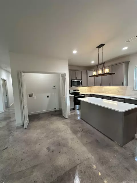 Kitchen - 146 Bear Valley Trl, Royal, AR 71968 photo 2 of 6