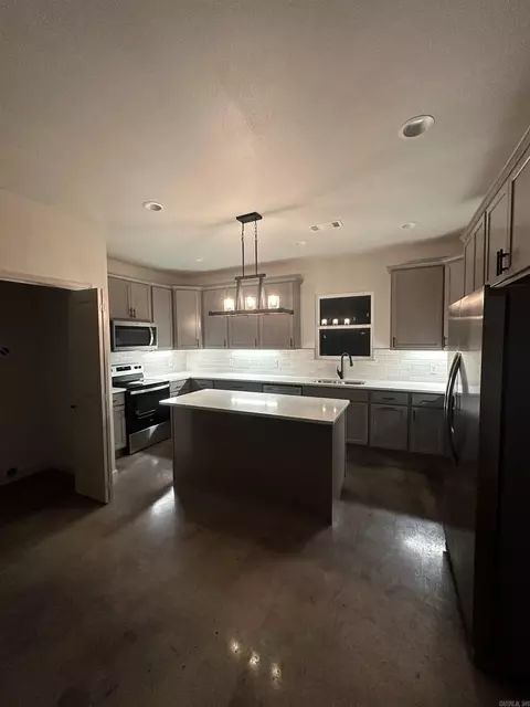 Kitchen - 146 Bear Valley Trl, Royal, AR 71968 photo 6 of 6