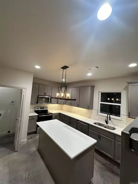 Kitchen - 146 Bear Valley Trl, Royal, AR 71968 photo 3 of 6