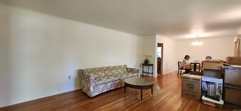 Living - 719 Luzerne St, Mount Ida, AR 71957 photo 2 of 5