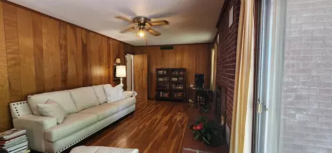 Living - 719 Luzerne St, Mount Ida, AR 71957 photo 4 of 5