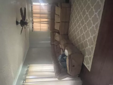 Living - 61 W Olive St, Ashdown, AR 71822 photo 1 of 2