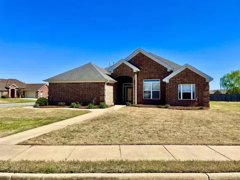 2222 Moortown Dr, North Little Rock, AR 72117