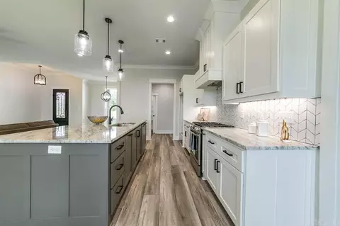 Kitchen - 51 Wellington Pl, Cabot, AR 72023 photo 3 of 6