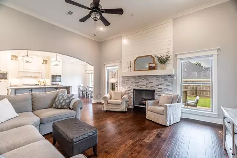 Living - 1615 Winterbrook Dr, Conway, AR 72034 photo 1 of 1