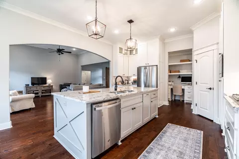 Kitchen - 1615 Winterbrook Dr, Conway, AR 72034 photo 3 of 8