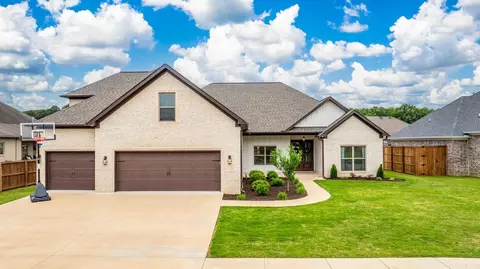 Exterior - 1615 Winterbrook Dr, Conway, AR 72034 photo 1 of 7