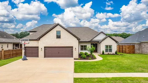 Exterior - 1615 Winterbrook Dr, Conway, AR 72034 photo 4 of 7