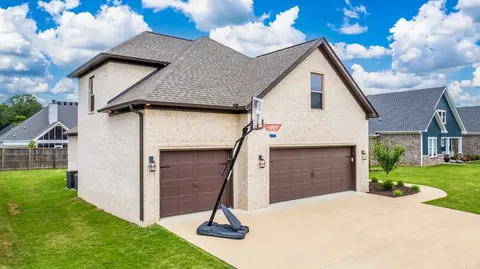 Exterior - 1615 Winterbrook Dr, Conway, AR 72034 photo 3 of 7