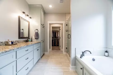 Entry Way - 1615 Winterbrook Dr, Conway, AR 72034 photo 5 of 7