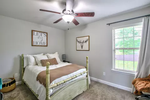 Bedroom - 185 Bobwhite Trl, Lonoke, AR 72086 photo 3 of 10