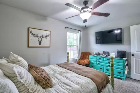 Bedroom - 185 Bobwhite Trl, Lonoke, AR 72086 photo 4 of 10