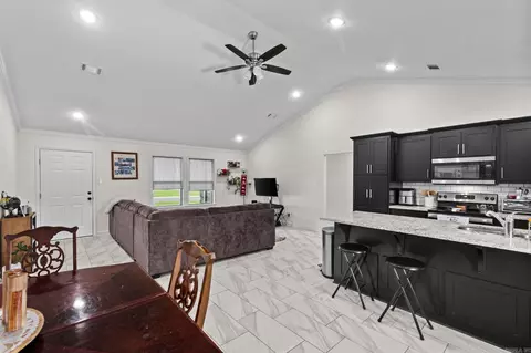 Entry Way - 20 Doe Run, Ward, AR 72176 photo 1 of 1