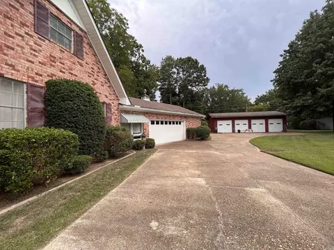 204 Linden Cir, Pine Bluff, AR 71603 photo 3