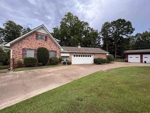 204 Linden Cir, Pine Bluff, AR 71603 photo 2