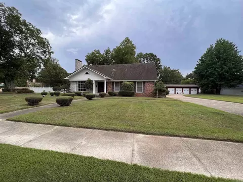 204 Linden Cir, Pine Bluff, AR 71603 photo 1