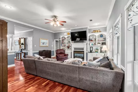 Living - 300 Castlegate Dr, Conway, AR 72034 photo 3 of 5