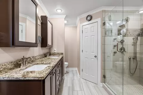 Bath - 300 Castlegate Dr, Conway, AR 72034 photo 1 of 4