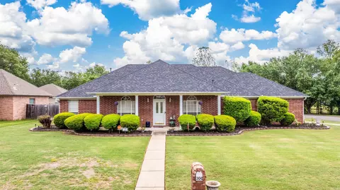 Exterior - 300 Castlegate Dr, Conway, AR 72034 photo 1 of 4