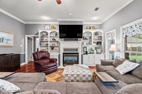 Living - 300 Castlegate Dr, Conway, AR 72034 photo 4 of 5