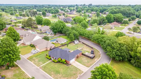 View/Area - 300 Castlegate Dr, Conway, AR 72034 photo 1 of 3