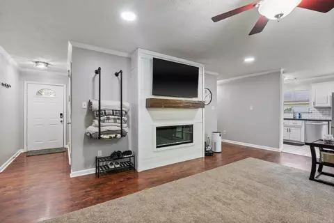 Entry Way - 103 Rosebud Cir, Cabot, AR 72023 photo 2 of 4