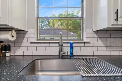 Kitchen - 103 Rosebud Cir, Cabot, AR 72023 photo 2 of 2
