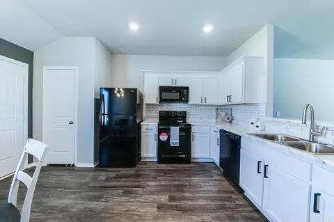 Kitchen - 60 Kinley Brook Ln, Cabot, AR 72023 photo 2 of 5