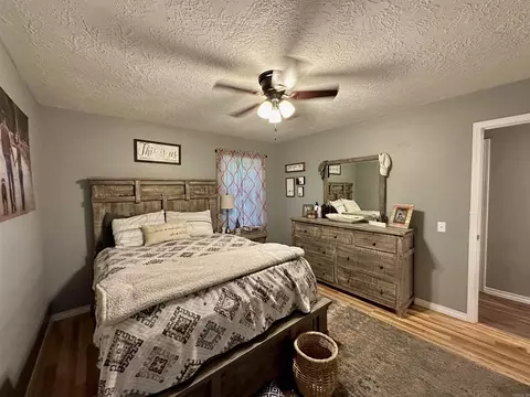 Bedroom - 342 School St, Melbourne, AR 72556 photo 2 of 5