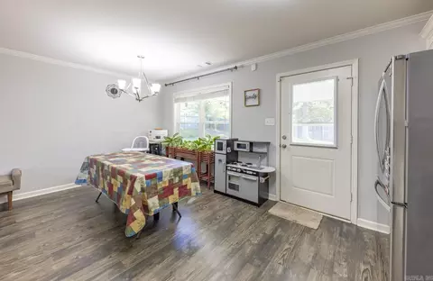 Dining - 1123 Heights Rd, Benton, AR 72019 photo 1 of 1