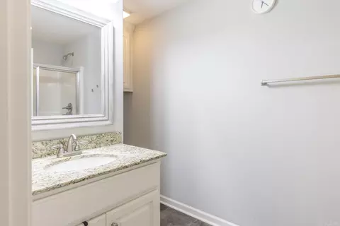 Bath - 1123 Heights Rd, Benton, AR 72019 photo 1 of 2