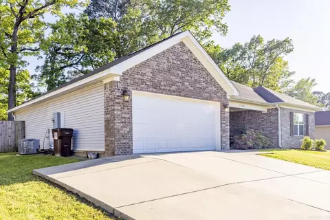 Exterior - 1123 Heights Rd, Benton, AR 72019 photo 2 of 8