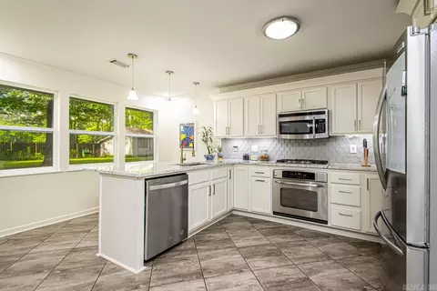 2201 S Fox Trl, Benton, AR 72019 photo 16