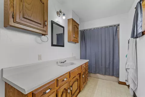 Bath - 128 Bayne Rd, Malvern, AR 72104 photo 3 of 4