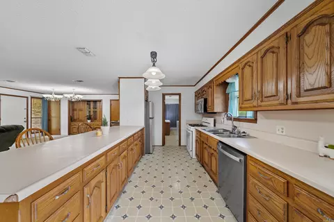 Kitchen - 128 Bayne Rd, Malvern, AR 72104 photo 3 of 5
