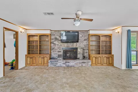 Living - 128 Bayne Rd, Malvern, AR 72104 photo 5 of 5