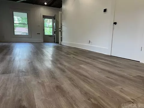 Living - 321 Locust Ave, Conway, AR 72034 photo 3 of 4