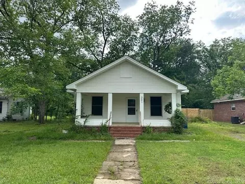 Exterior - 321 Locust Ave, Conway, AR 72034 photo 1 of 2