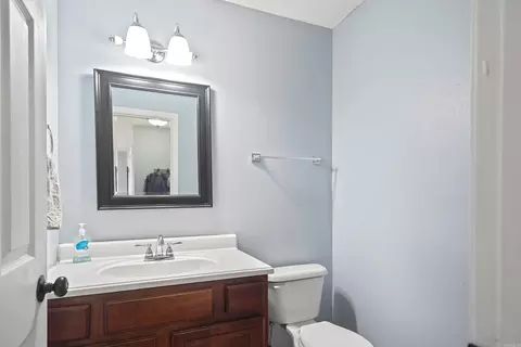 Bath - 104 Tamarack Ct, Beebe, AR 72012 photo 1 of 3