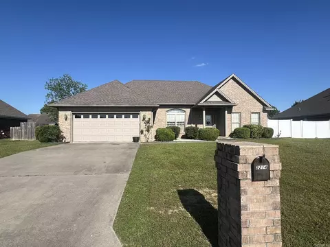 2214 Caleb Dr, Searcy, AR 72143