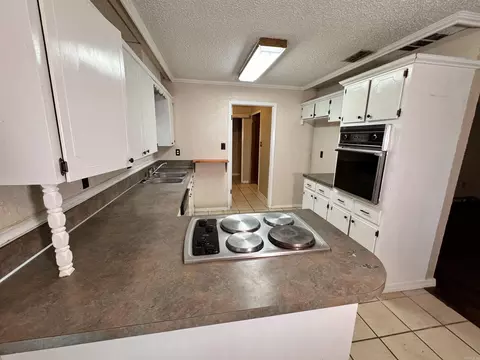 Kitchen - 101 Wanda St, De Queen, AR 71832 photo 1 of 2