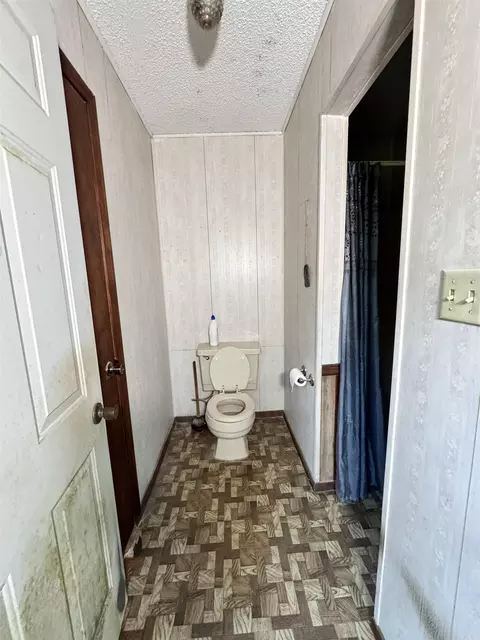 Bath - 101 Wanda St, De Queen, AR 71832 photo 4 of 4
