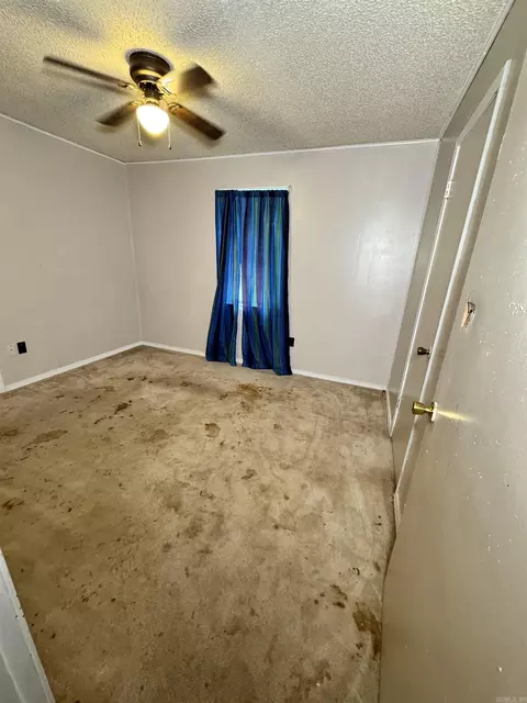 Bedroom - 101 Wanda St, De Queen, AR 71832 photo 2 of 2