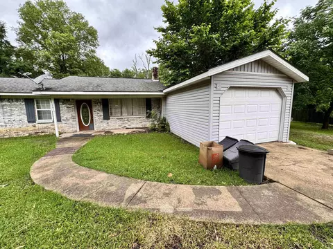 Exterior - 101 Wanda St, De Queen, AR 71832 photo 1 of 2