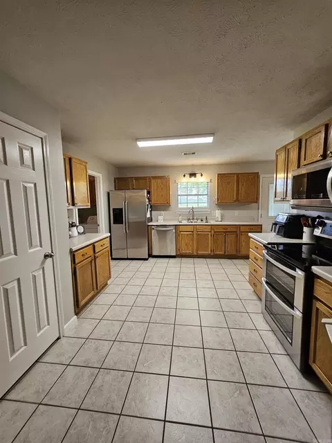 Kitchen - 64 Blair Dr, Vilonia, AR 72173 photo 1 of 2