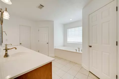 Bath - 7 Salter Ln, Greenbrier, AR 72058 photo 1 of 5