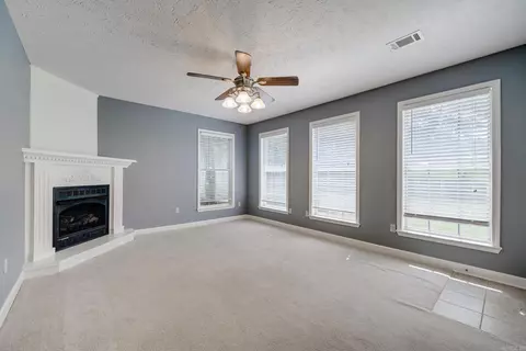 Living - 7 Salter Ln, Greenbrier, AR 72058 photo 5 of 7
