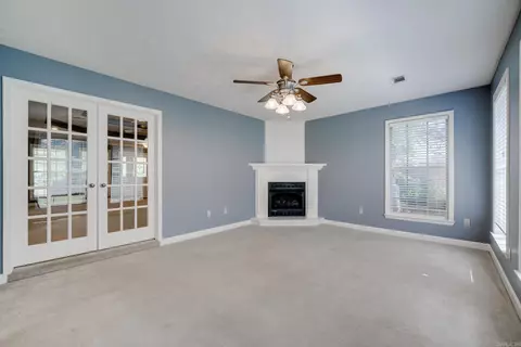 Living - 7 Salter Ln, Greenbrier, AR 72058 photo 6 of 7