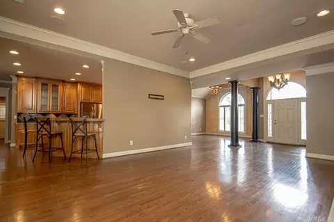 Living - 823 Colonial, Bryant, AR 72022 photo 4 of 6